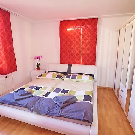 דירה New West Station 7 *