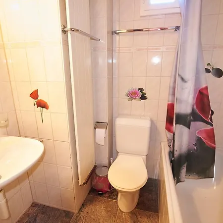 Apartmán New West Station 7 *