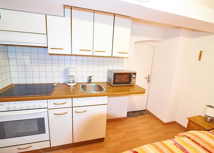 New West Station 7 Apartment *