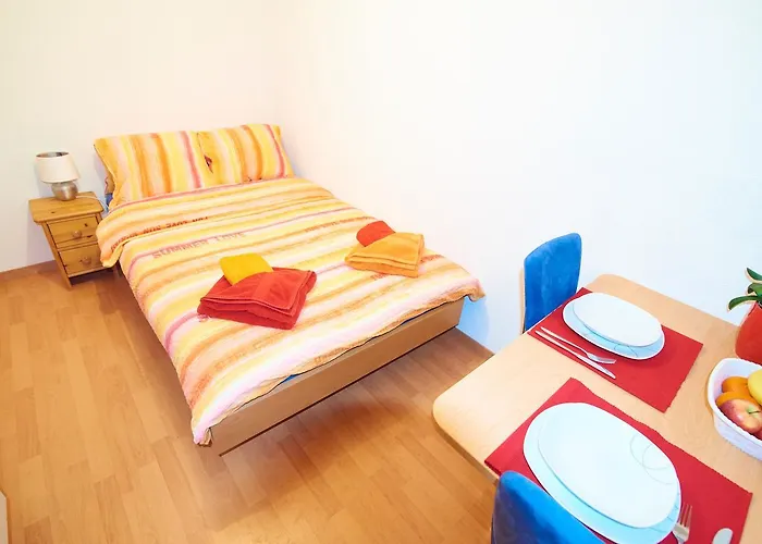 Apartment New West Station 7