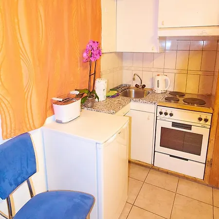 Apartment New West Station 7